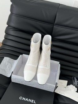 Chanel 24B秋冬新款短靴这双最新款的靴子太好看啦 最上面筒靴旁边的小logo给整体增加了小细 878