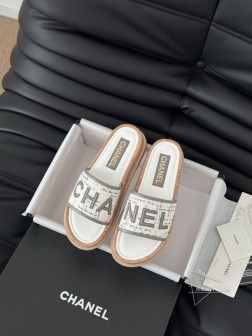 Chanel 25K新款字母拖鞋羊皮鞋面 内里羊皮 原版大底Size35-39 其他码数定做 128