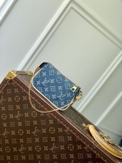 LV M82960 Mini Pochette Accessoires 手拿包 Monogram 丹宁牛仔布