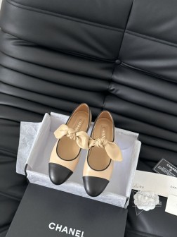 Chanel 25C早春玛丽珍单鞋系列这一季的鞋子都很棒耶!纯黑色玛丽珍上脚很舒服鞋面皮质也很软,不 828