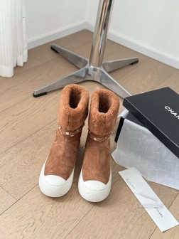 Chanel 24K新款雪地靴 秋冬暖心推荐 高品质认准我家实拍 穿腻了毫无特色的ugg 不妨来买这 947