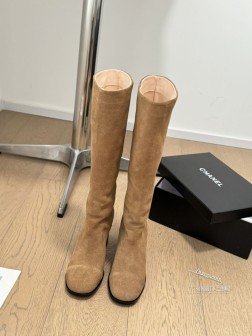 Chanel 24B秋冬新款靴!这双最新款的靴子太好看啦 最上面筒靴旁边的小logo给整体增加了小细 928