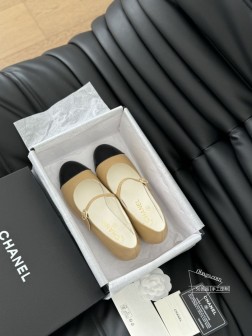 Chanel 24B走秀款玛丽珍单鞋简约又不失甜美俏皮!鞋头经典拼色简约易搭,搭配一字带更加跟脚。内 1390