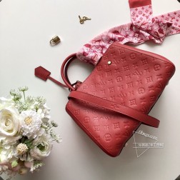 LV M61416 Montaigne 中号手袋，商务女士首选，优质材质
