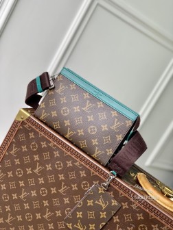 LV M81124 Alpha Wearable 钱夹 绿色 Monogram Eclipse 帆布皮革