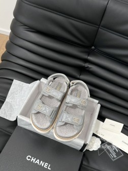 发泡大底版本 Chanel 24新款羊毛魔术贴凉鞋系列秋冬羊毛系列版本高版本 内里全羊毛 Size3 1181