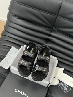 发泡大底版本 Chanel 24新款羊毛魔术贴凉鞋系列秋冬羊毛系列版本高版本 内里全羊毛 Size3 1178