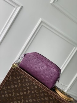 LV M82576 彩用本款Dopp Kit 盥洗袋,头层牛皮粒面Taurillon皮革