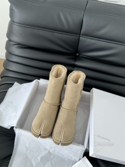 MM6 新款雪地靴 秋冬暖心推荐 高品质认准我家实拍 穿腻了毫无特色的ugg 不妨来买这款,超级仙女 1253