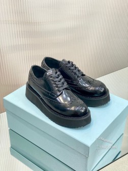 Prad24ss春夏厚底布洛克雕花德比鞋新品雕花的皮鞋很有设计感,看起来又不那么正式挺休闲的百搭款开 360