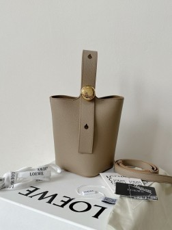 LOEWE 305.00.214 水桶包 mini 荔枝纹 沙色 鹅卵石五金