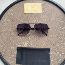 Armani 新品男士蛤蟆镜经典版型怎么搭都完美 开车旅游必备单品 超轻材质 双色真空电镀 采用高端尼龙镜片 佩戴轻盈舒适秘特殊渠道货源秘㊣配备独家全套包装(礼品袋+发票+内盒+眼镜布+磨砂眼镜袋+磨砂镜腿袋)