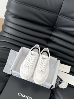 Chanel 24K新款运动休闲鞋百搭小白鞋 款式搭配不会出错撞色搭配活力满满啊 侧面注塑logo 1217