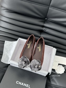 Chanel 24B新款山茶花系列单鞋绝美山茶花系列 很难不爱鞋面麂皮 内里羊皮 真皮大底原版开模山 1491