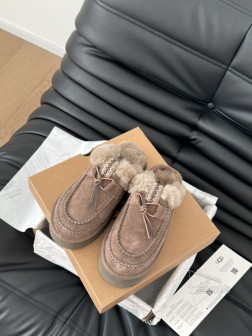 顶级版本 UGG雪地靴每年秋冬必备的单品 鞋面羊皮皮毛一体绒面羊毛 内里全真羊毛 原版大底!Size 898