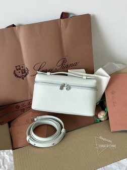 LP Loro Piana L 冰蓝色高仿包，1:1五金，进口皮材质