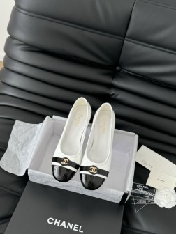 Chanel 24B走秀款玛丽珍单鞋简约又不失甜美俏皮!鞋头经典拼色简约易搭,搭配一字带更加跟脚。内 1262