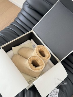代购级别 Loewe大头呆萌雪地靴新宠雪地靴!太好看了对原版品质 色素统一 Size35-39 其他 1337