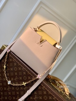 LV M22375 Capucines小号手袋 杏色 链条金属材质
