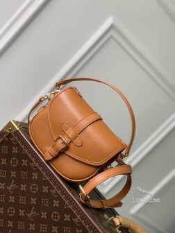 LV M23471 Saumur BB 手袋 Epi 皮革 焦糖色 典藏设计