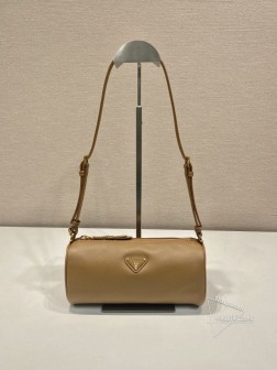 Prada普拉达 1BC239 小牛皮腋下包 手拿包 A货
