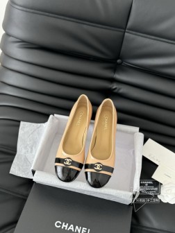 Chanel 24B走秀款玛丽珍单鞋简约又不失甜美俏皮!鞋头经典拼色简约易搭,搭配一字带更加跟脚。内 1263