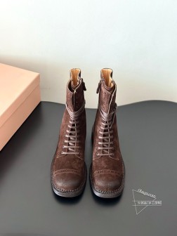 Miumi24秋冬走秀款复古机车靴年度可以封神的战靴 朋克风满满 既能当甜妹又能扮拽酷 越看越上 706