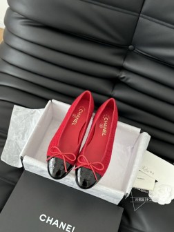 Chanel 新色芭蕾舞鞋原版11复刻 经典中的经典 无论搭配裤装还是裙装都是完美 小圆头的设计很 1468