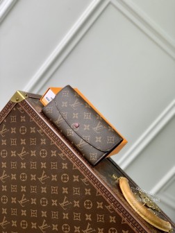 LV M60697 紫色Emilie 钱夹 Monogram帆布 柔软材质 多袋设计