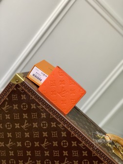 LV M69037 Multiple 钱夹 橙色 Taurillon 皮革 Monogram 压纹