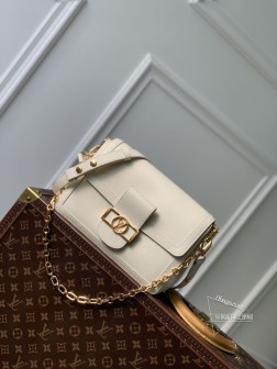 LV M25050 Dauphine Soft 中号手袋,Nicolas Ghesquière设计,宽松构型