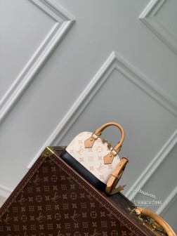 LV M82717 Nano Alma 手袋 Monogram Dun 材质 2024早春秀场