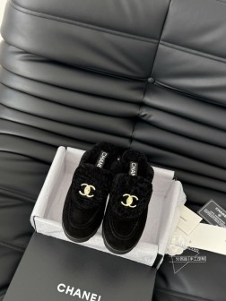 半拖Chanel 24B新款书包扣乐福鞋回归的经典书包扣设计 特别Vintage 复古味十足拼色乐福 1030