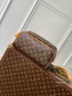 LV M12641 Dopp Kit 梳洗包 粒面 Taurillon Monogram皮革