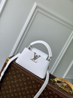 LV M24666 Capucines East West迷你手袋 粒面牛皮革