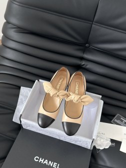 Chanel 25C早春玛丽珍单鞋系列这一季的鞋子都很棒耶!纯黑色玛丽珍上脚很舒服鞋面皮质也很软,不 833