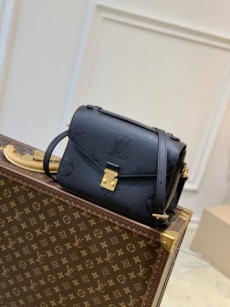 LV M59211 黑色全皮邮差包 Pochette Metis 优雅风格
