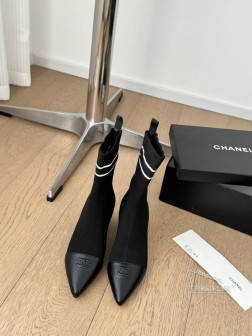 Chanel 24K新款袜子靴!这个袜靴真的一眼好看穿上一整个大长腿款式不会过时的那种!鞋面飞织面料 1024