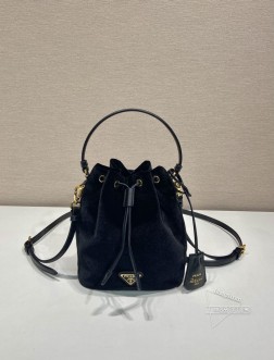 Prada普拉达 1BE067 丝绒水桶包 进口丝绒面料 顶级金色五金 图片