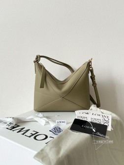 LOEWE Puzzle Fold Pouch小包 粘土绿 顶级A货