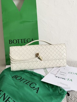 BV andiamo slouch手拿包 海盐白 经典设计 需求量高