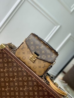LV M11941 Pochette Métis 手袋 涂层帆布 Monogram 风格