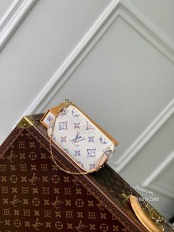 LV M58009 Mini Pochette Accessoires 手拿包 Monogram 牛仔布