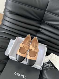 Chanel 25C早春玛丽珍单鞋系列这一季的鞋子都很棒耶!纯黑色玛丽珍上脚很舒服鞋面皮质也很软,不 822