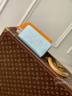 LV M12680 “钱包克莱尔” 阿祖尔·霜色 光泽感 材质