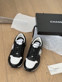 Chanel 24K早秋新款菱格熊猫板鞋!香奈儿的新款熊猫板鞋就是香~米黑搭配也是经典色泽,让整体颜 1131