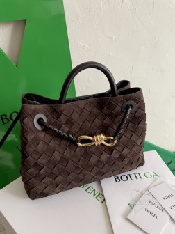 BV andiamo 小号麂皮包 - 深棕色，双色反绒效果