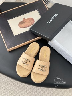 Chanel 25P新款菱格拖鞋春夏新款,高版本高品质。鞋面垫脚羊皮,原版大底。Size35-39 40