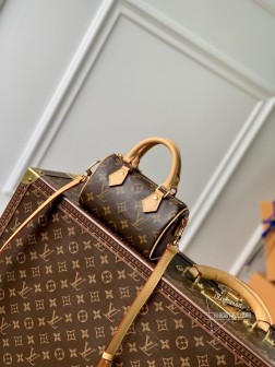LV M81085 Nano Speedy 手袋,经典Monogram帆布材质