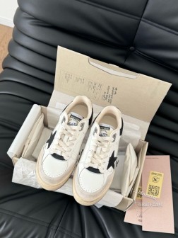 GGDB 小脏鞋新色出货啦!新款来袭 个性涂鸦,好看又百搭,细节拉满~今年最新版面 官网专柜限定款 459